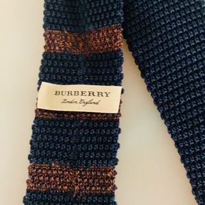 Slim Cut Two Tone Knitted Silk Tie